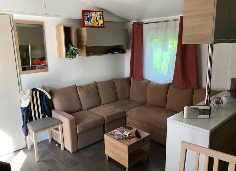 Mobil Home Proche Du Plan D'Eau D'Embrun Exterior photo