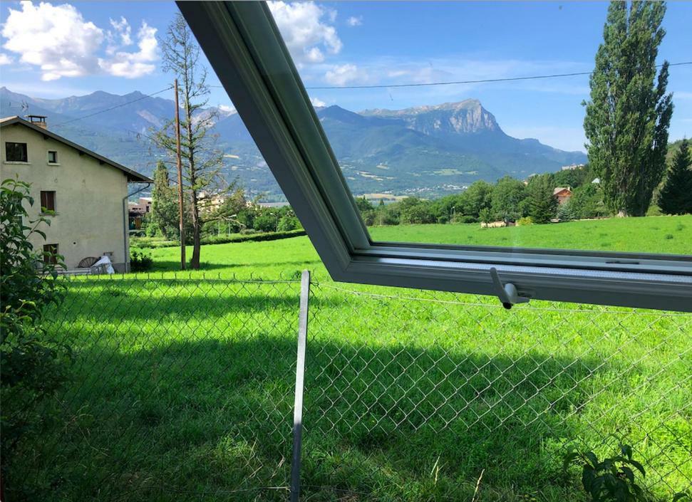 Mobil Home Proche Du Plan D'Eau D'Embrun Exterior photo